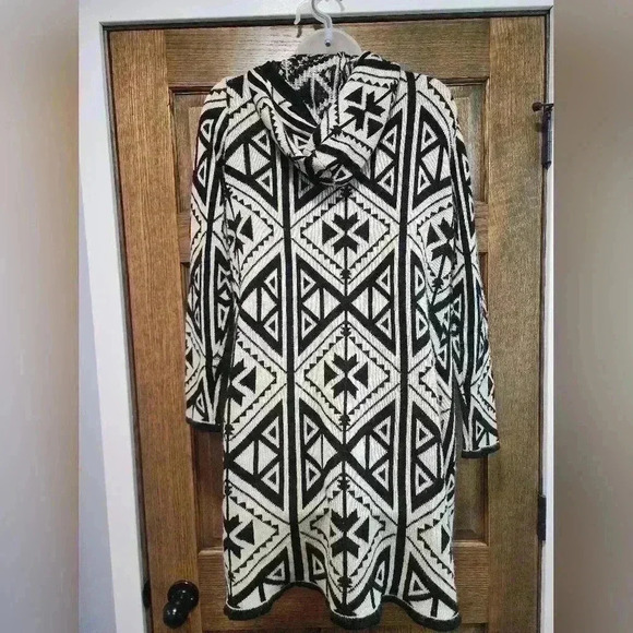 Maurices Black White Geometric Open-Front LS Hooded Cardigan - Women's Med - Picture 3 of 6